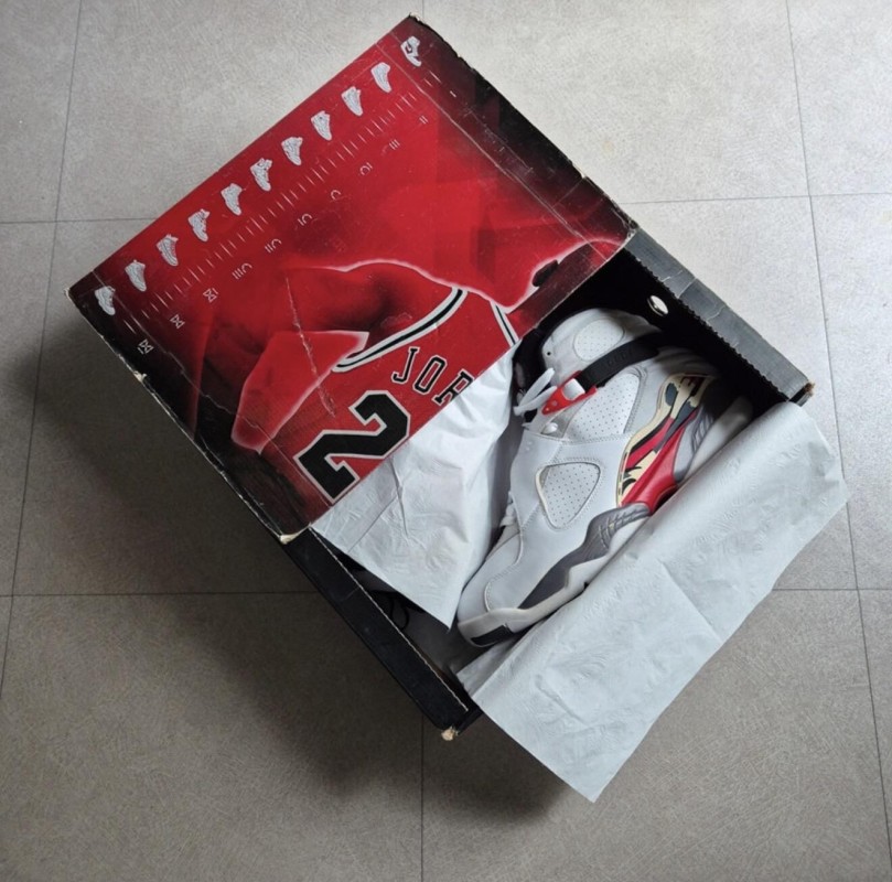 Vintage Jordan 8 CDP "Bugs Bunny" 2