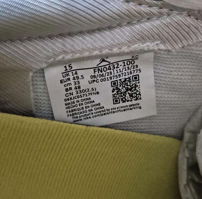 Jordan 1 Low "Trophy Room" 2