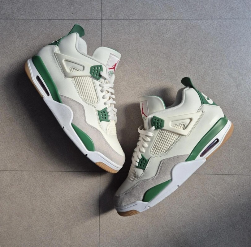 Jordan 4 SB "Pine Green"