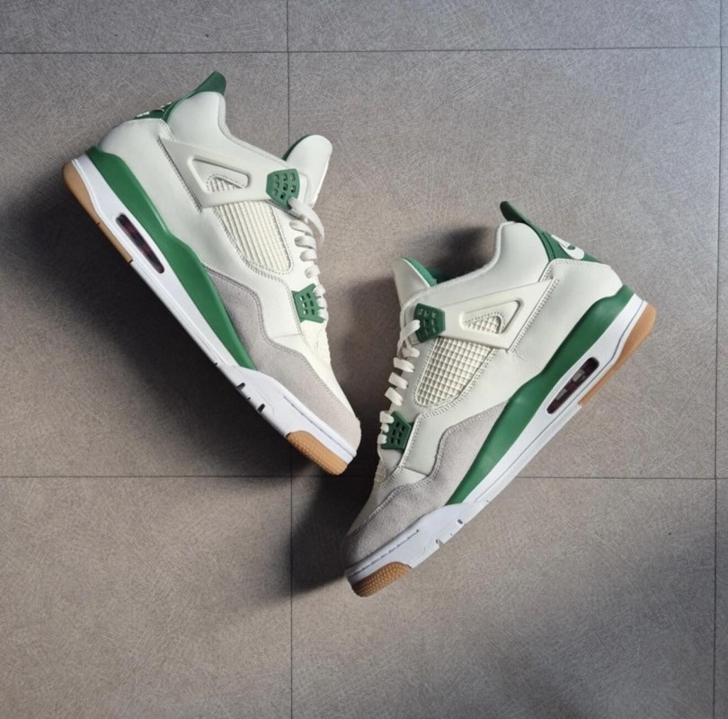 Jordan 4 SB "Pine Green" 2