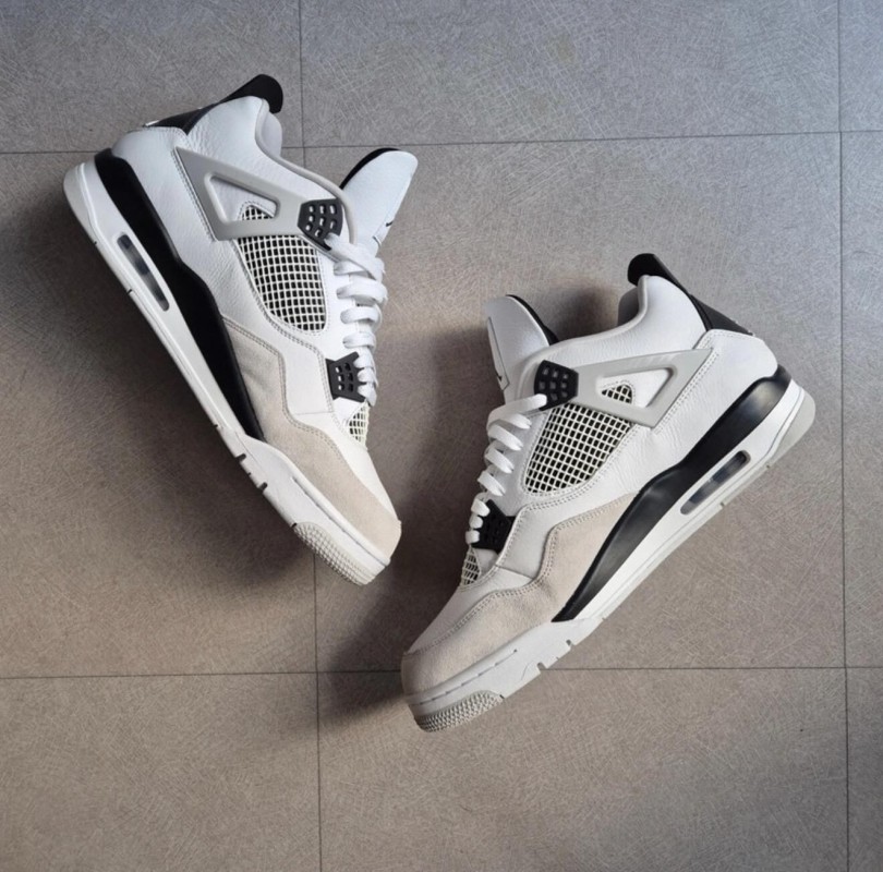 Jordan 4 "Military Black" 2