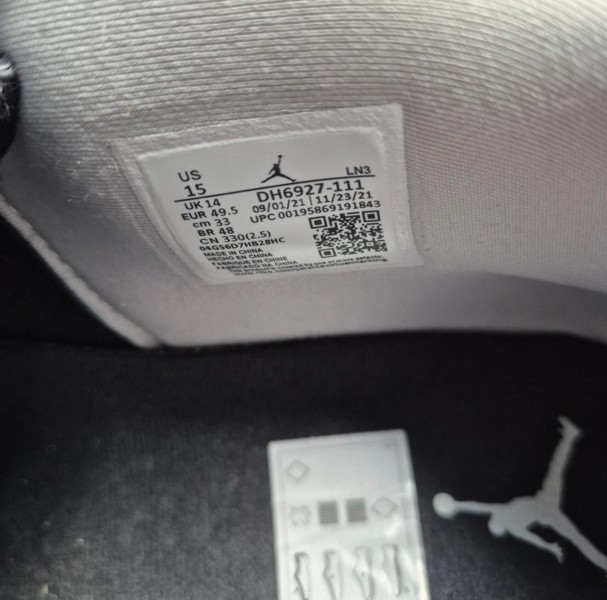 Jordan 4 "Military Black"