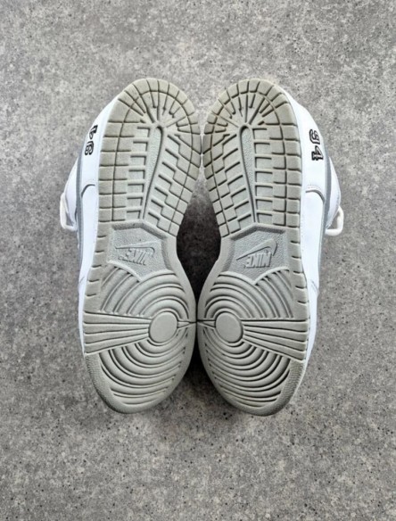 Nike SB Dunk Low Supreme 94 White Metallic Silver taille 42,5
