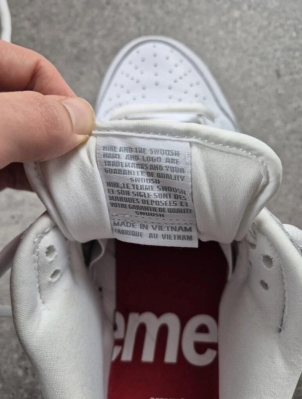 Nike SB Dunk Low Supreme 94 White Metallic Silver taille 42,5 2