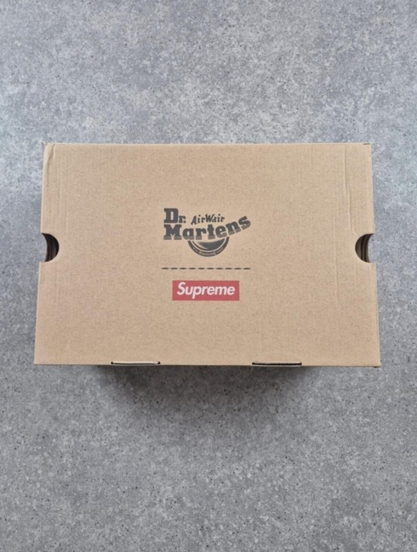 Dr. Martens Supreme 1461 3-Eye Skull Shoes taille 42 2