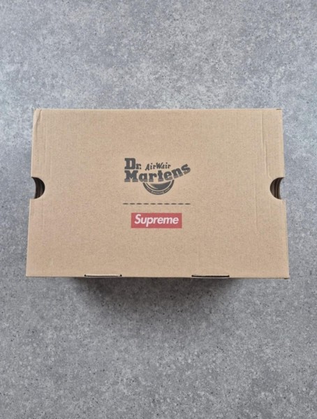 Dr. Martens Supreme 1461 3-Eye Skull Shoes taille 42