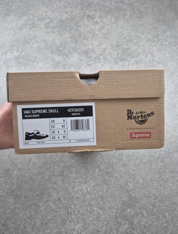 Dr. Martens Supreme 1461 3-Eye Skull Shoes taille 42 2