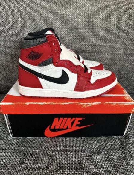 Nike Air Jordan 1 chicago