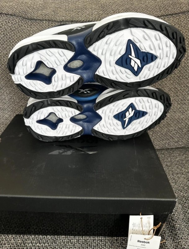 Reebok ES22 2