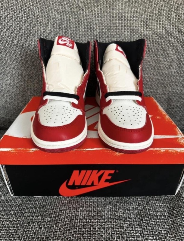 Nike Air Jordan 1 chicago 2