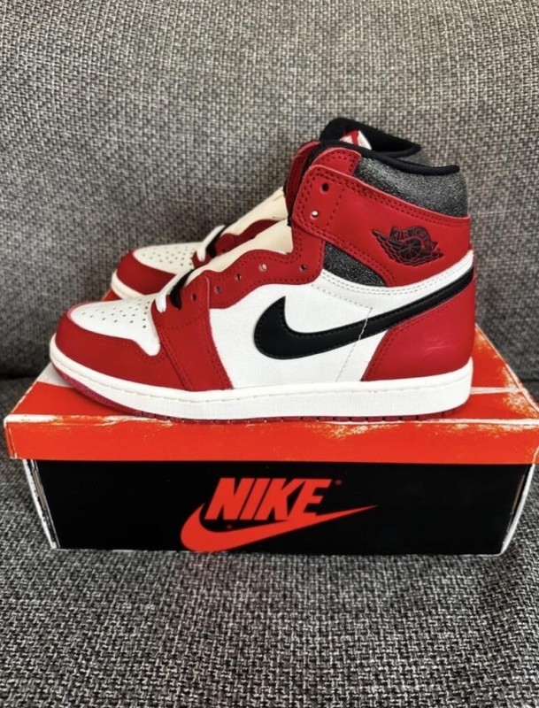 Nike Air Jordan 1 chicago 2