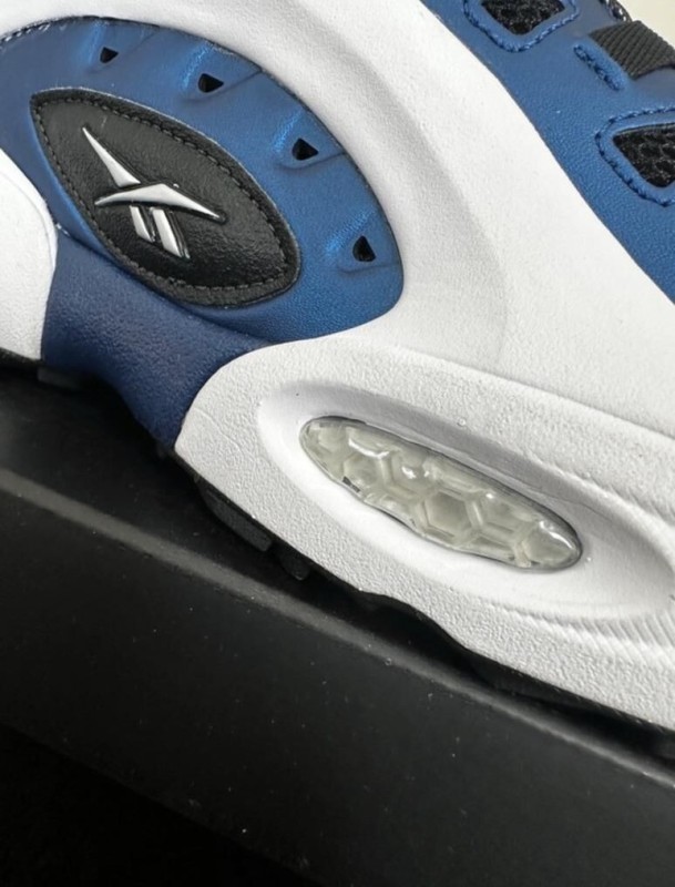 Reebok ES22 2