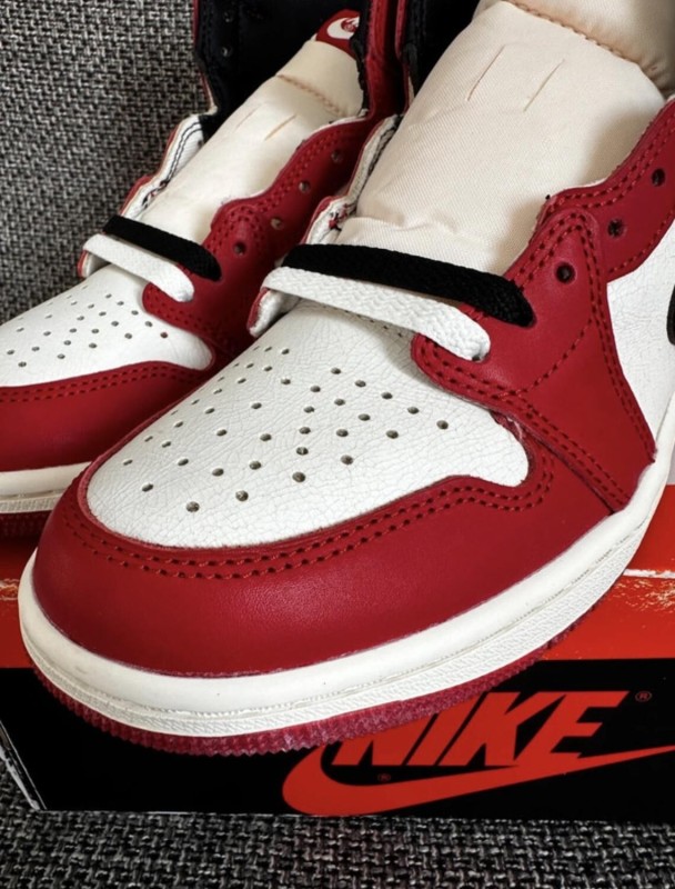 Nike Air Jordan 1 chicago 2