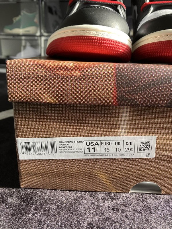 Jordan 1 Retro High OG Black Toe 2