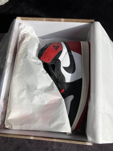 Jordan 1 Retro High OG Black Toe