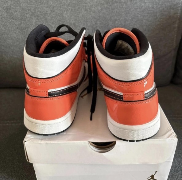 Jordan 1 mid Turf 42