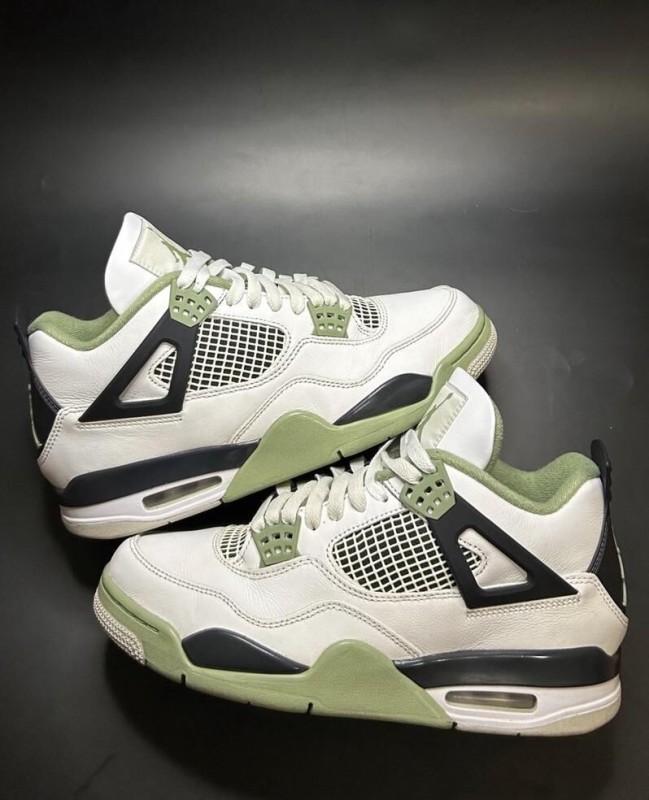 Jordan 4 Seafoam