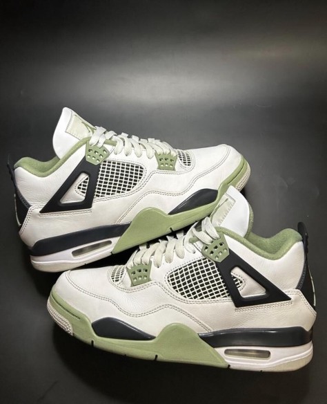 Jordan 4 Seafoam