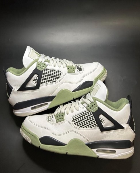 Jordan 4 Seafoam