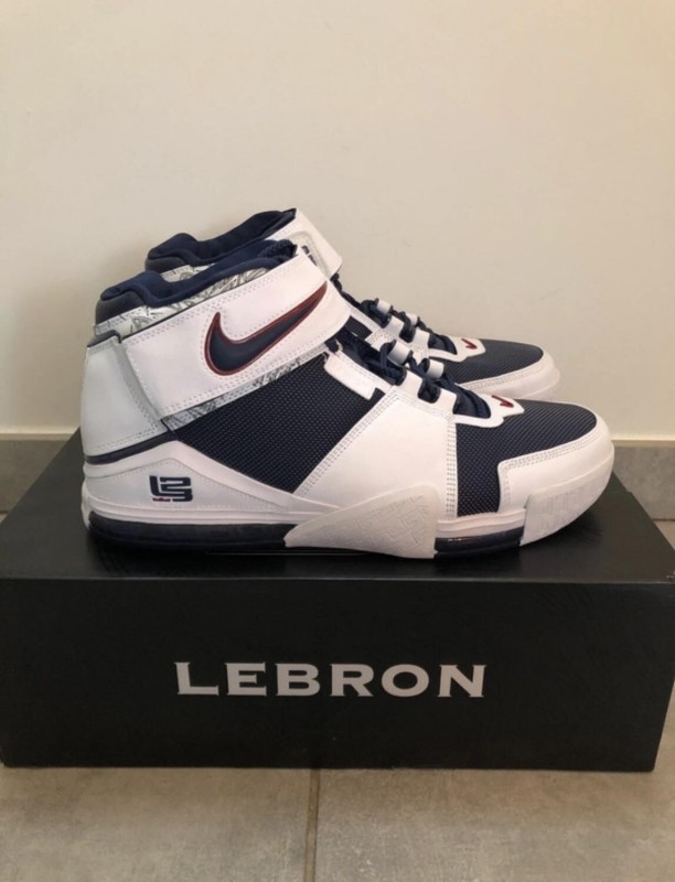 Nike air zoom Lebron 2