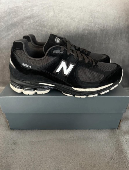 New Balance 2002r