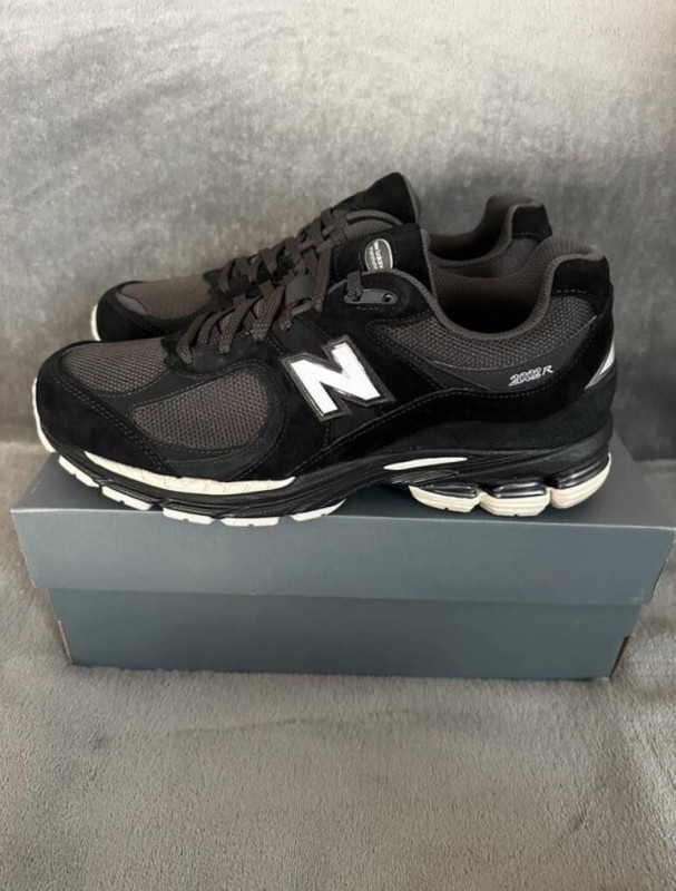 New Balance 2002r 2