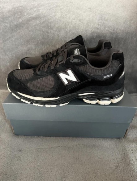 New Balance 2002r