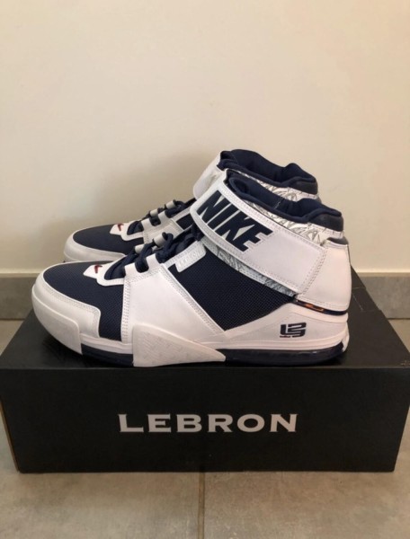 Nike air zoom Lebron 2