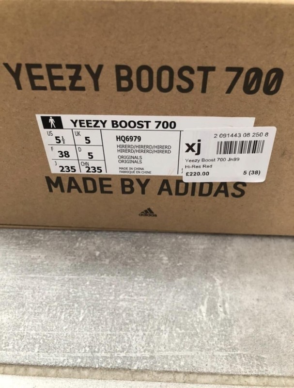 Adidas Yeezy boost 700 2