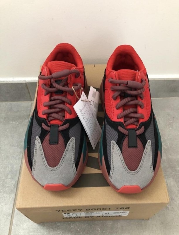 Adidas Yeezy boost 700 2