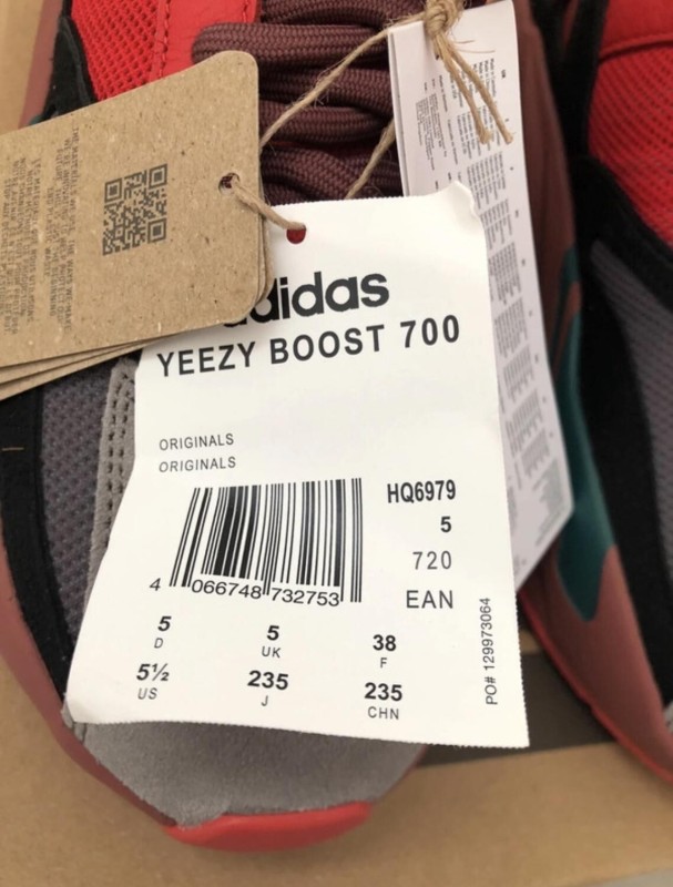 Adidas Yeezy boost 700 2