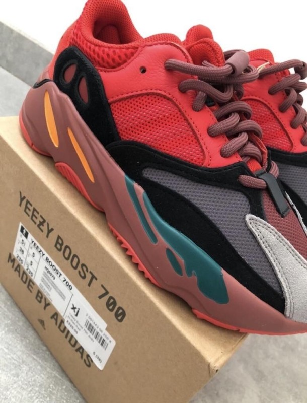 Adidas Yeezy boost 700 2