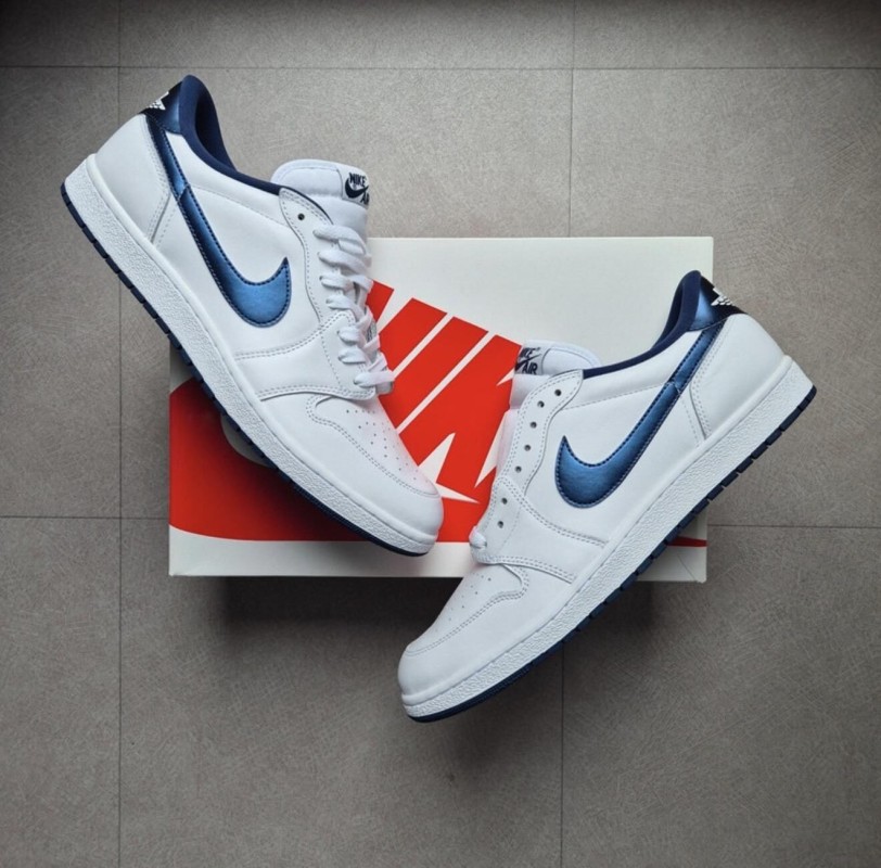 Jordan 1 low "Metallic Blue"