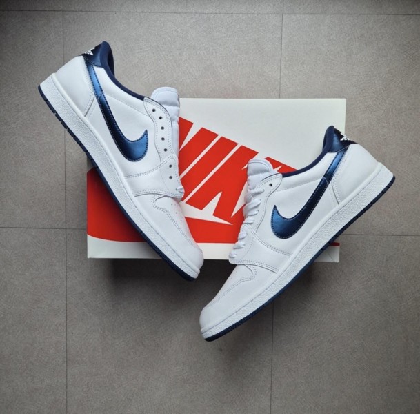 Jordan 1 low "Metallic Blue"
