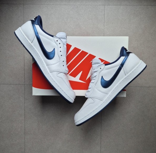 Jordan 1 low "Metallic Blue"