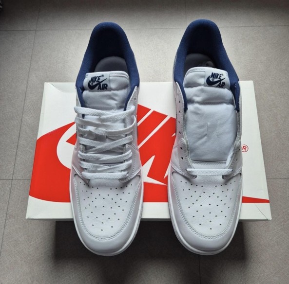 Jordan 1 low "Metallic Blue"