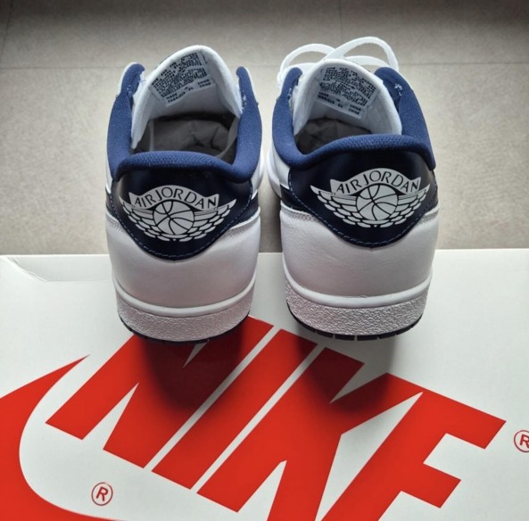 Jordan 1 low "Metallic Blue"
