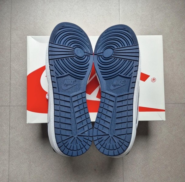 Jordan 1 low "Metallic Blue"