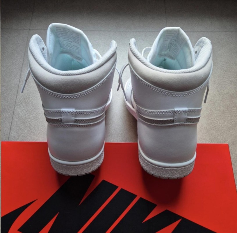 Jordan 1 High "Neutral Grey" 2