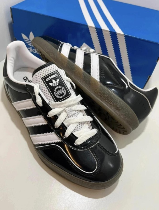 Adidas Gazelle Indoor - Noir / Blanc brillante