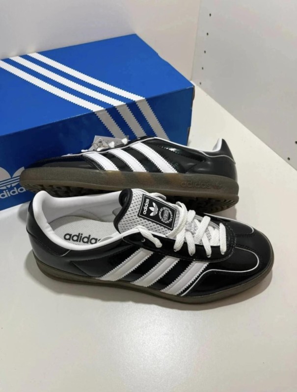 Adidas Gazelle Indoor - Noir / Blanc brillante 2