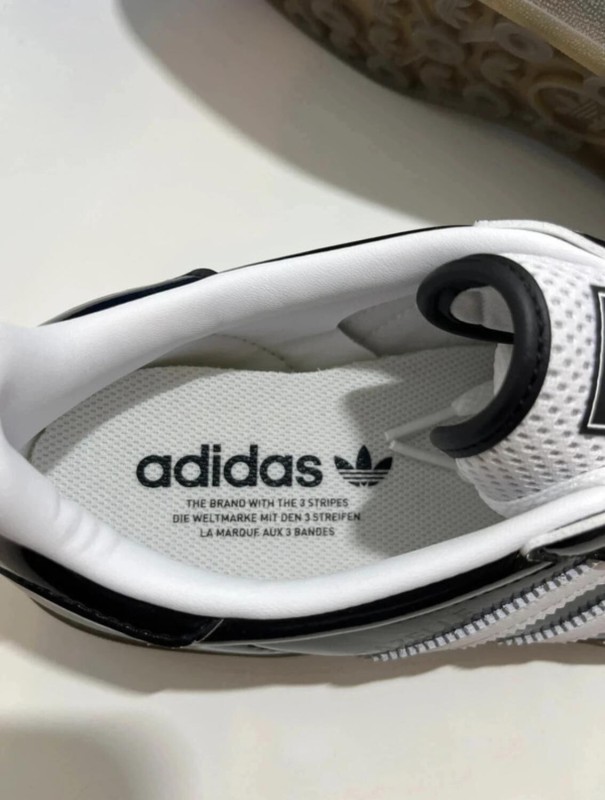 Adidas Gazelle Indoor - Noir / Blanc brillante 2