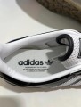 Adidas Gazelle Indoor - Noir / Blanc brillante