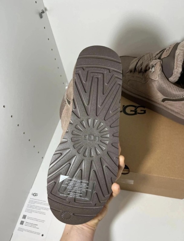 UGG Lowmel Marron / Chocolate / chocolat - Exclusivité JD - Neuf - Taille 41 2