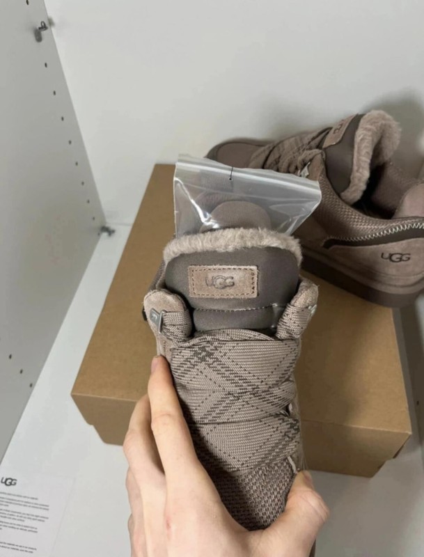 UGG Lowmel Marron / Chocolate / chocolat - Exclusivité JD - Neuf - Taille 41 2