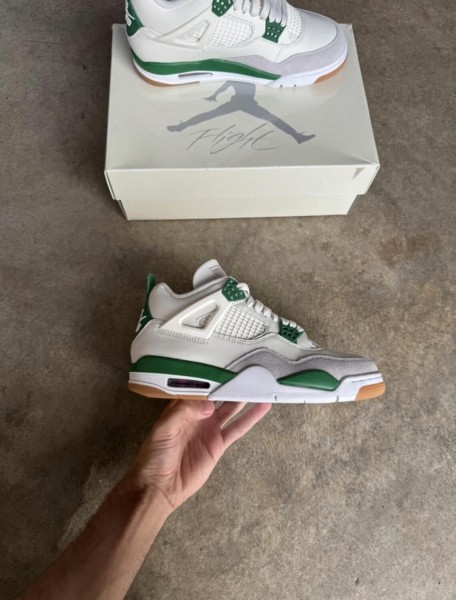 Jordan 4 SB Pine Green
