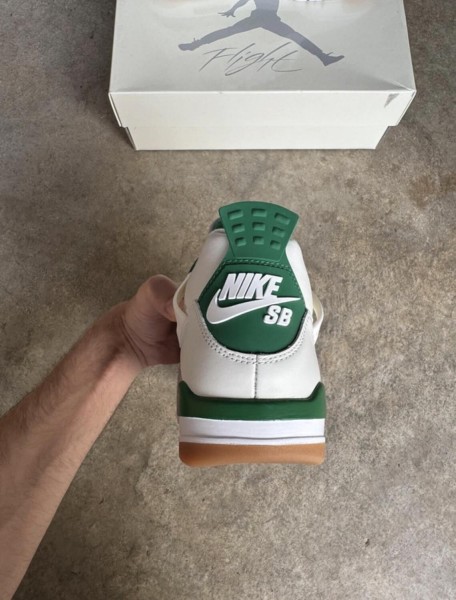 Jordan 4 SB Pine Green