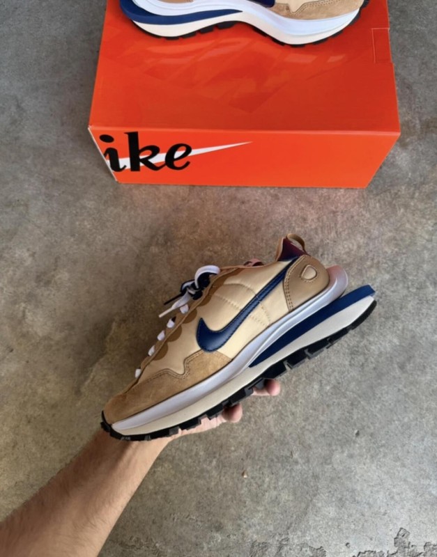 Nike Sacai Vaporwaffle Sesame 2