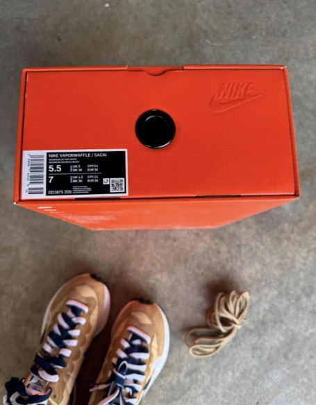 Nike Sacai Vaporwaffle Sesame