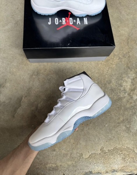 Jordan 11 Legend Blue